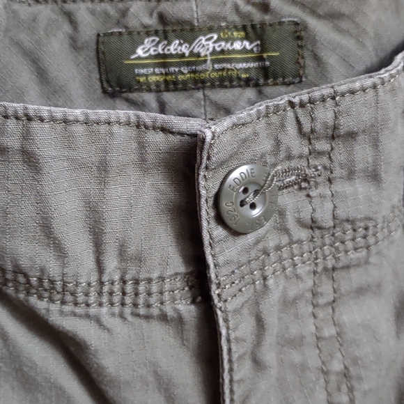 Eddie Bauer Ripstop Cargo Shorts & cropped Pants say 12 but Plus sized really - Picture 11 of 17